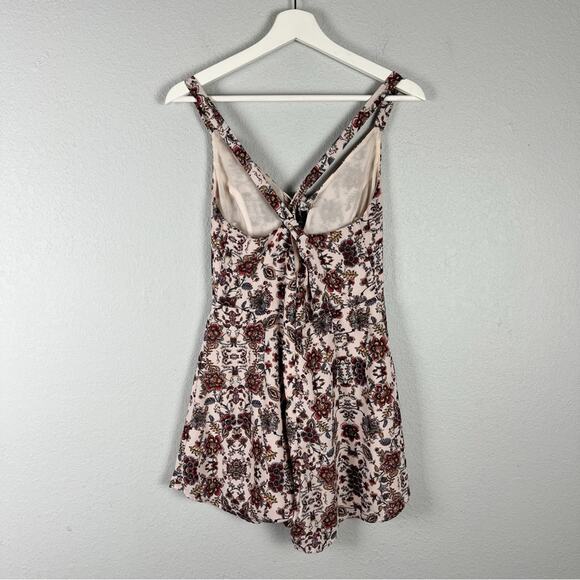 LUSH Floral Front Tie Romper - Picture 9 of 9